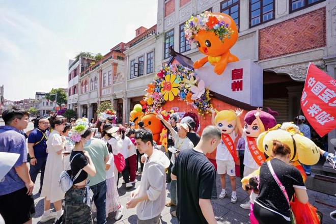 皮雕非遗老手艺变成耳环发簪新时尚开元棋牌淘宝饰品商家“浮革”把(图4)