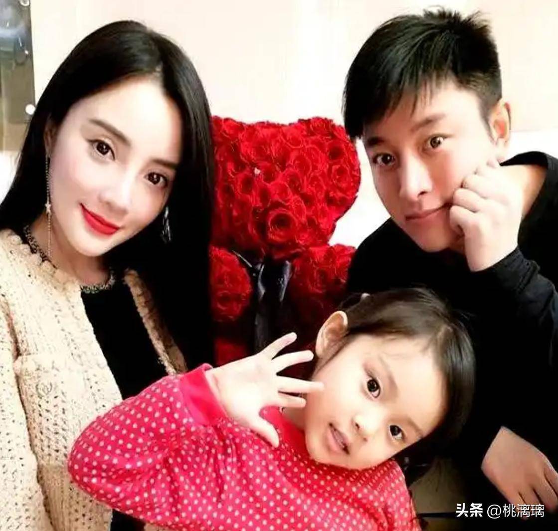 特抢走风头贾乃亮怕是肠子都悔青了开元棋牌母女二人合体走秀却被男模(图19)