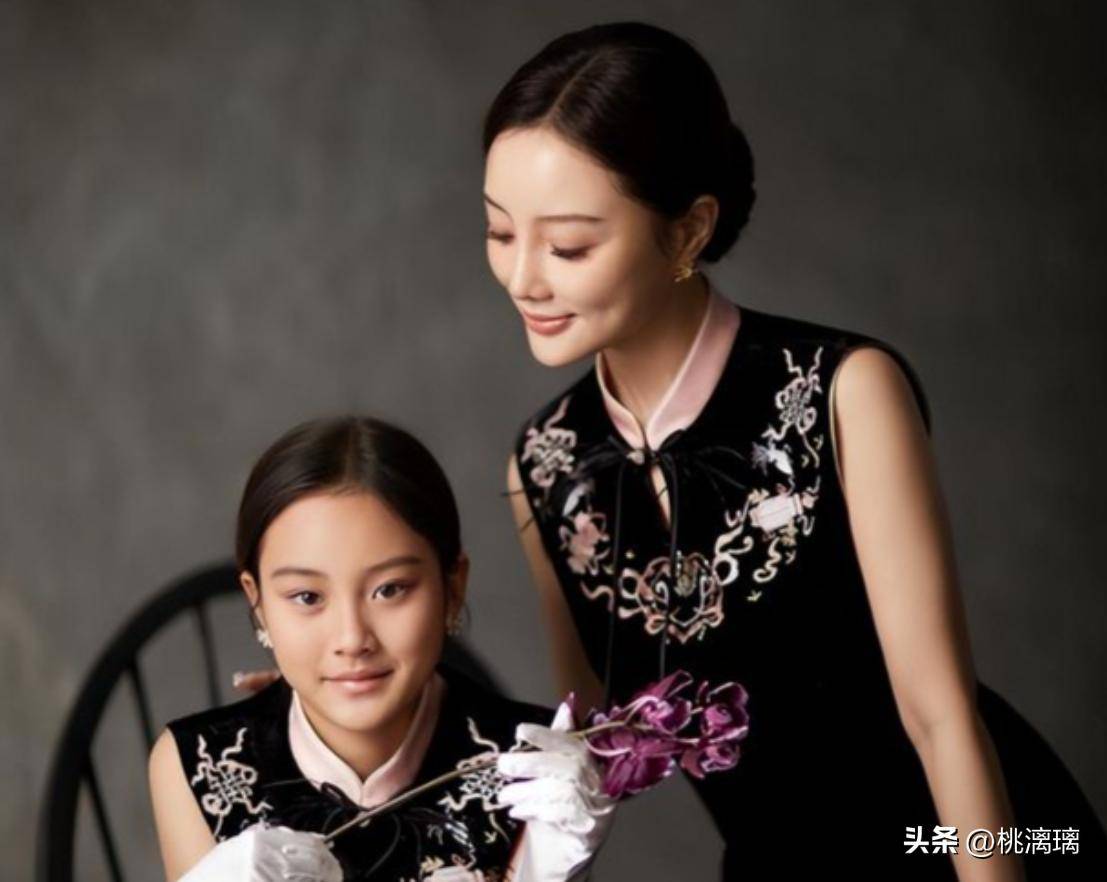 特抢走风头贾乃亮怕是肠子都悔青了开元棋牌母女二人合体走秀却被男模(图27)
