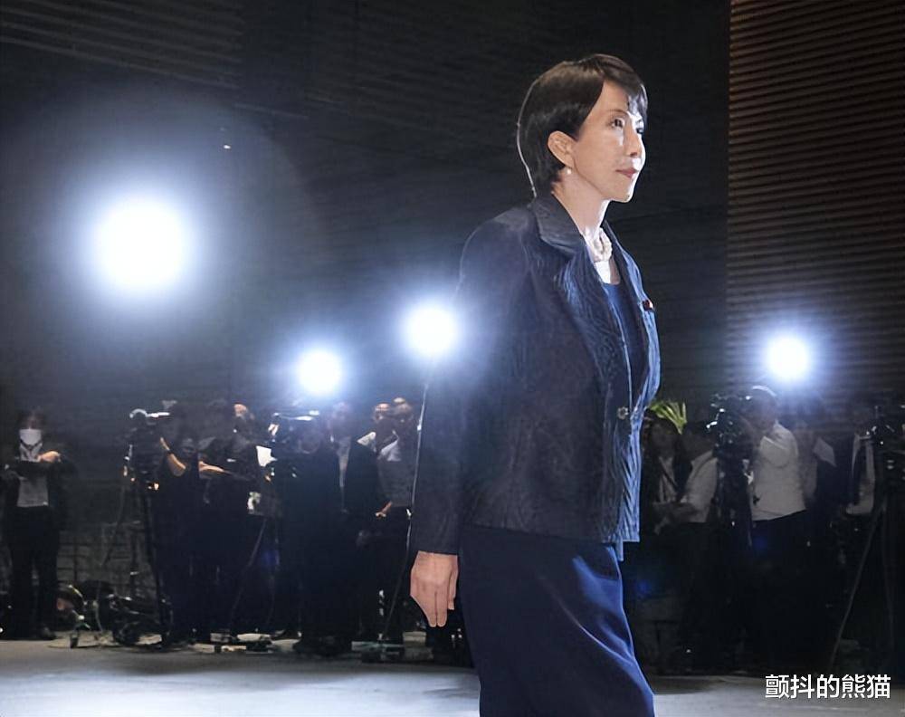 首相高市早苗的权力着装与配饰品牌开元棋牌只穿日本制造！深度盘点女