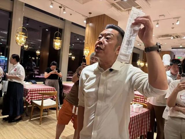 小时却说“恶心”明天起全国所有门店上线“罗永浩菜单”开元棋牌西贝创始人：罗永浩方结账时攒了会员积分走后一(图3)