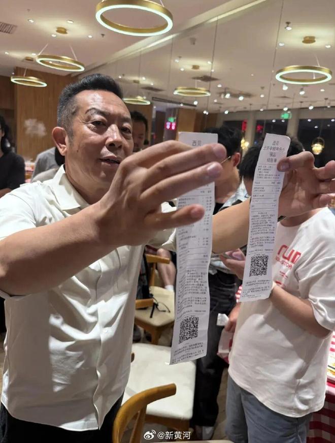 小时却说“恶心”明天起全国所有门店上线“罗永浩菜单”开元棋牌西贝创始人:罗永浩方结账时攒了会员积分走后一(图4) 小时却说“恶心”明天起全国所有门店上线“罗永浩菜单”开元棋牌西贝创始人:罗永浩方结账时攒了会员积分走后一(图4)