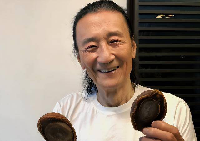 大49岁谢贤念念不忘 节目上自曝私密事开元棋牌忘年恋分手已8年 Coco仍对(图8)