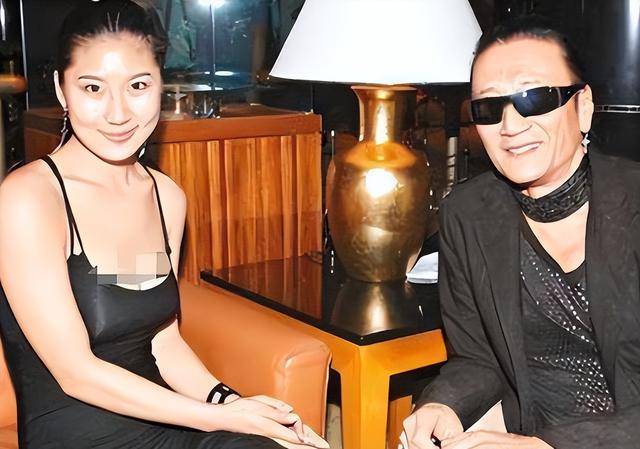 大49岁谢贤念念不忘 节目上自曝私密事开元棋牌忘年恋分手已8年 Coco仍对(图14)