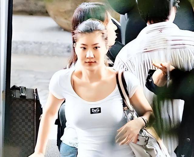 大49岁谢贤念念不忘 节目上自曝私密事开元棋牌忘年恋分手已8年 Coco仍对(图18)