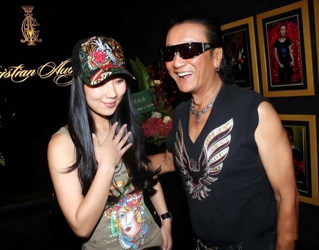 大49岁谢贤念念不忘 节目上自曝私密事开元棋牌忘年恋分手已8年 Coco仍对(图19)